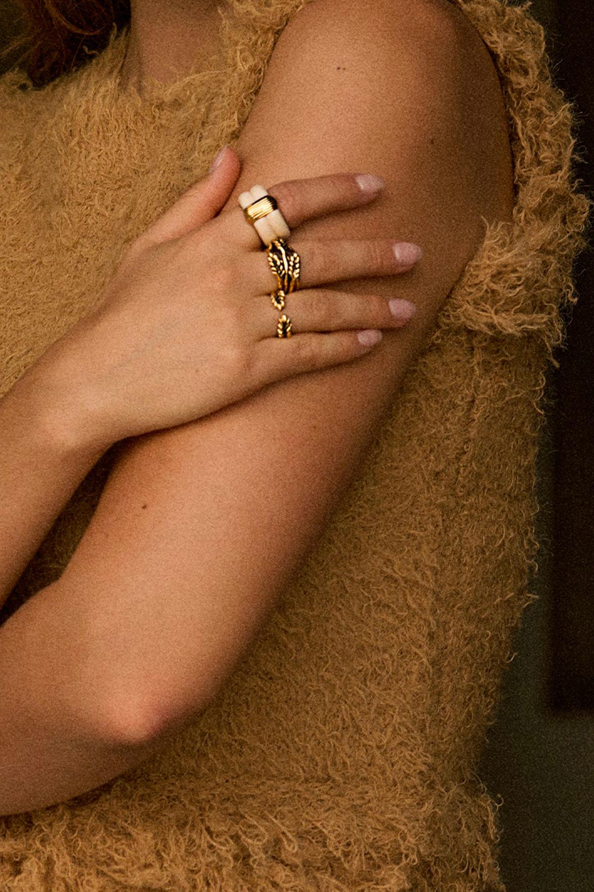 aurélie bidermann bague katt ivoire t54